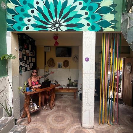 לנסויס Multiverso Hostel מראה חיצוני תמונה